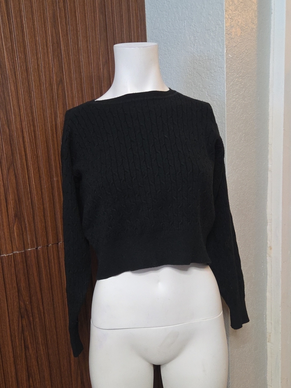 Daisy Elegant Black Knitwear – Women’s Top  Size Medium [1968]